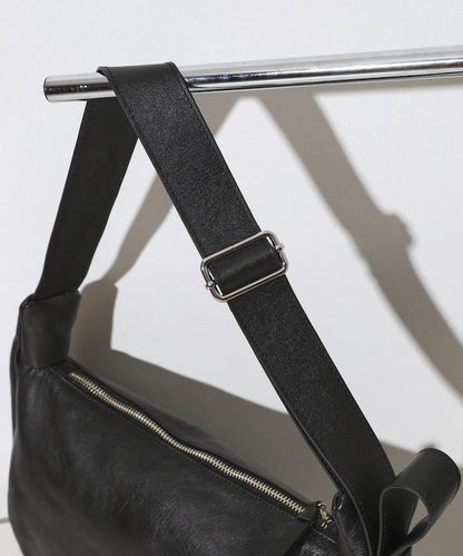 牛皮 半月造型 防潑水皮革 單肩包