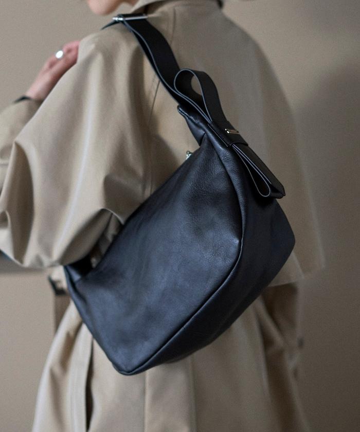 牛皮 半月造型 防潑水皮革 單肩包