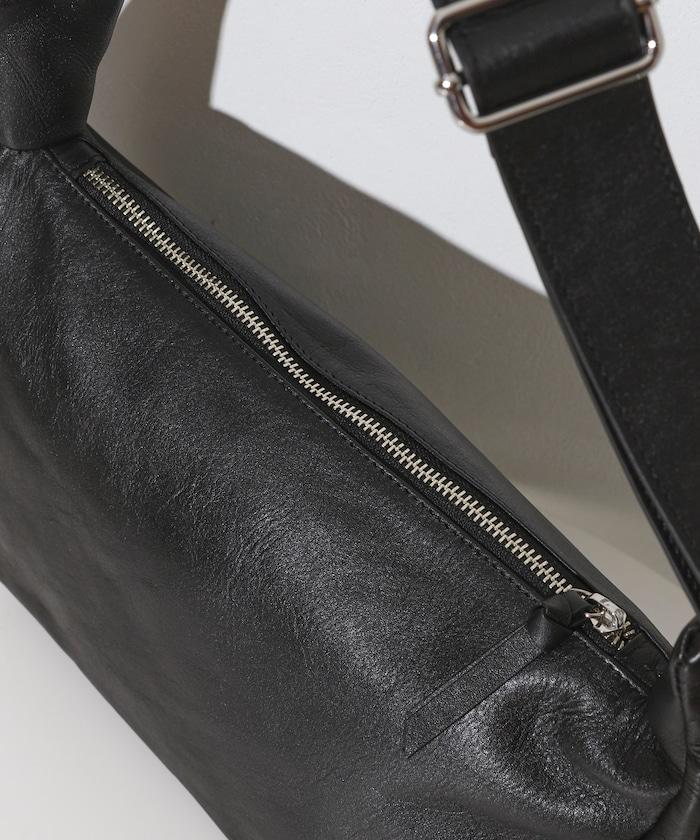 牛皮 半月造型 防潑水皮革 單肩包