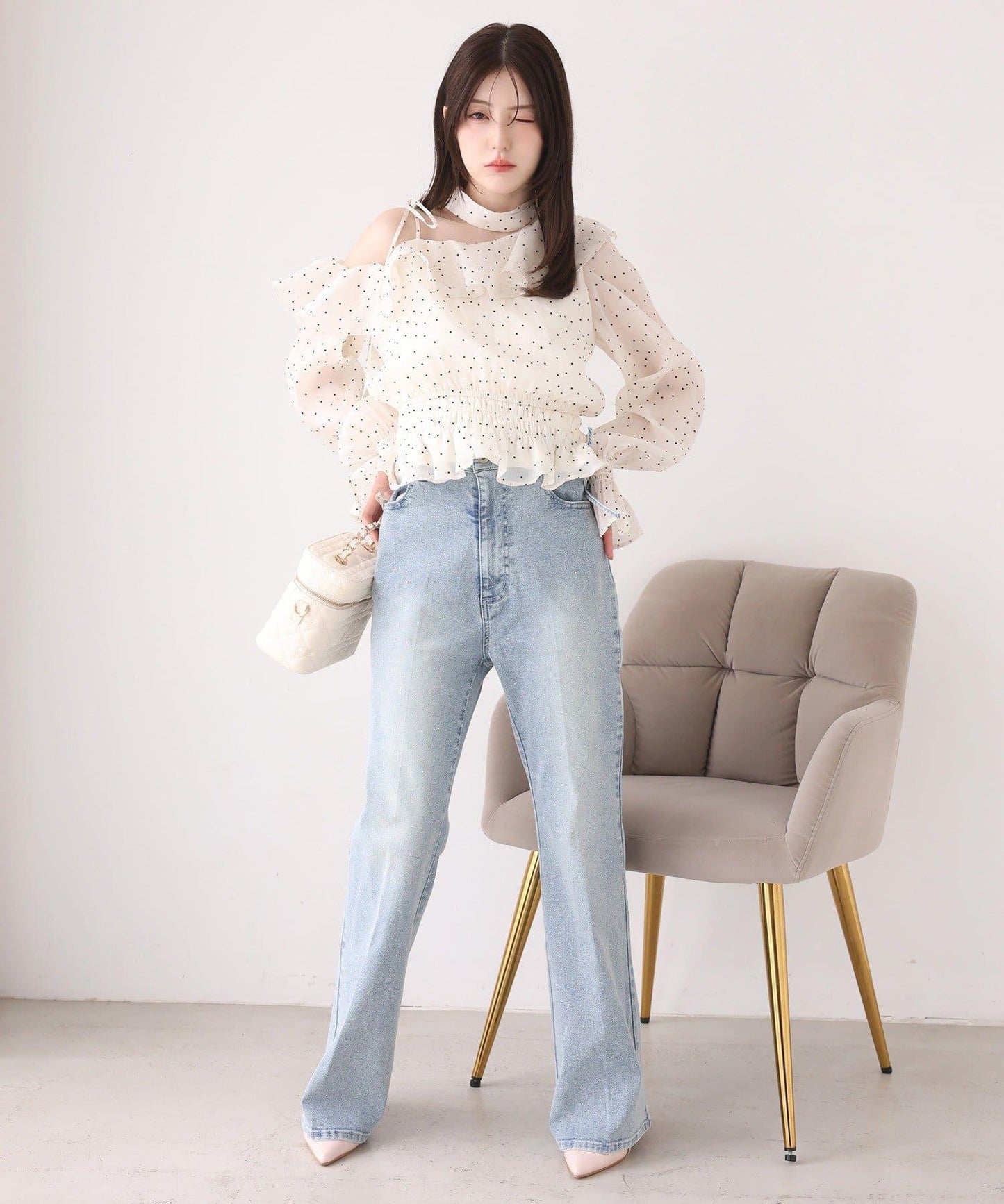 側邊鏤空蕾絲 喇叭版型 牛仔褲