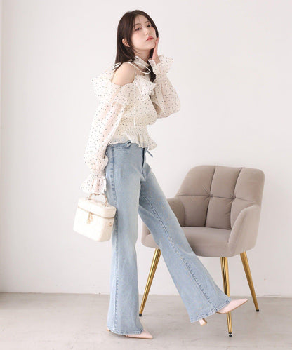 側邊鏤空蕾絲 喇叭版型 牛仔褲