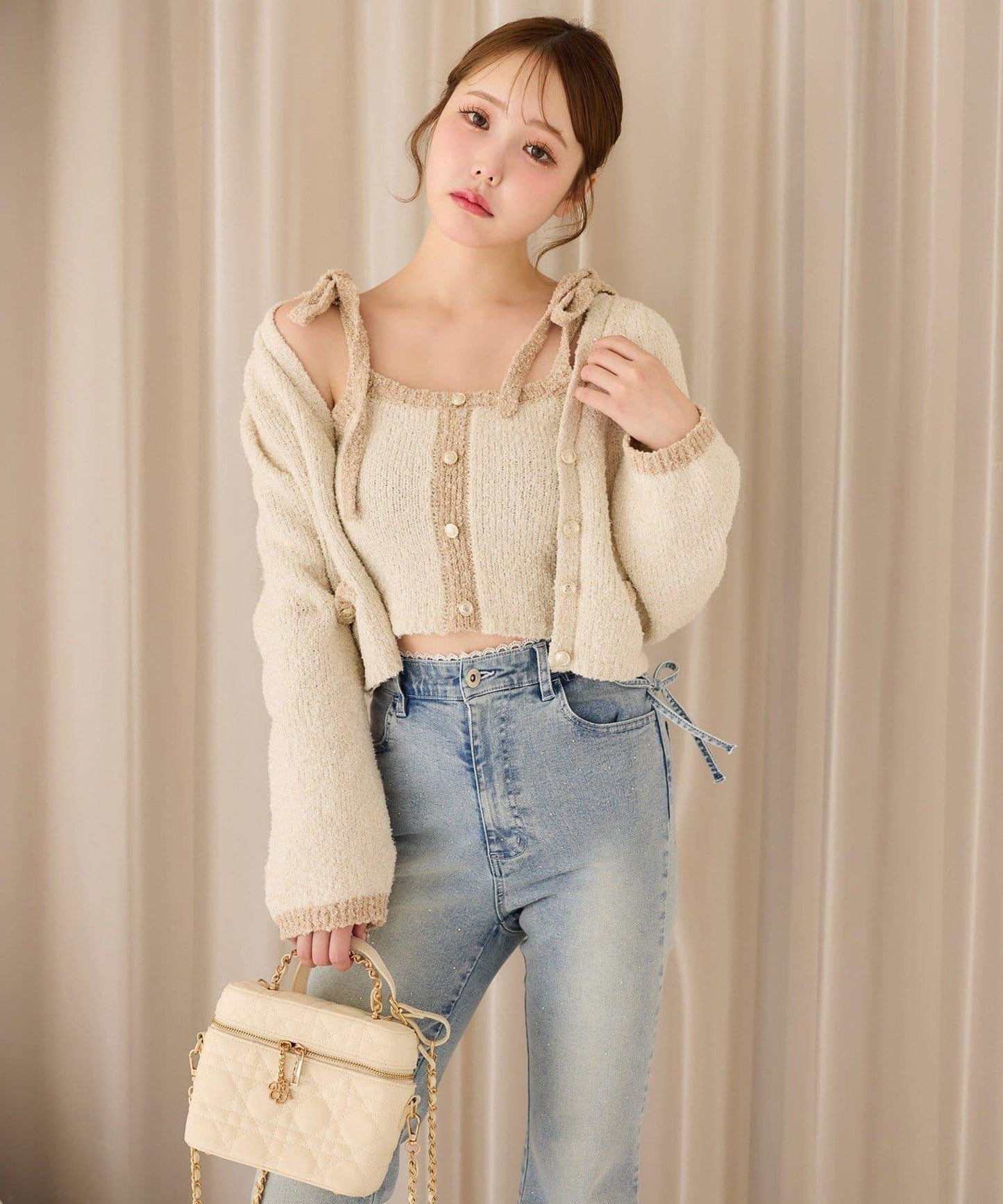 側邊鏤空蕾絲 喇叭版型 牛仔褲