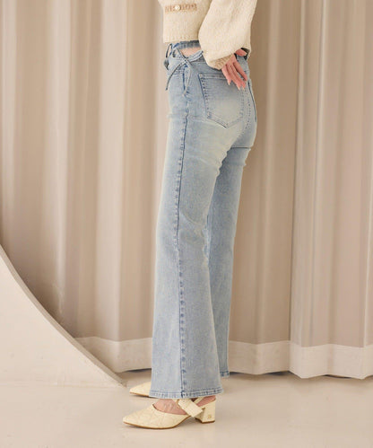 側邊鏤空蕾絲 喇叭版型 牛仔褲