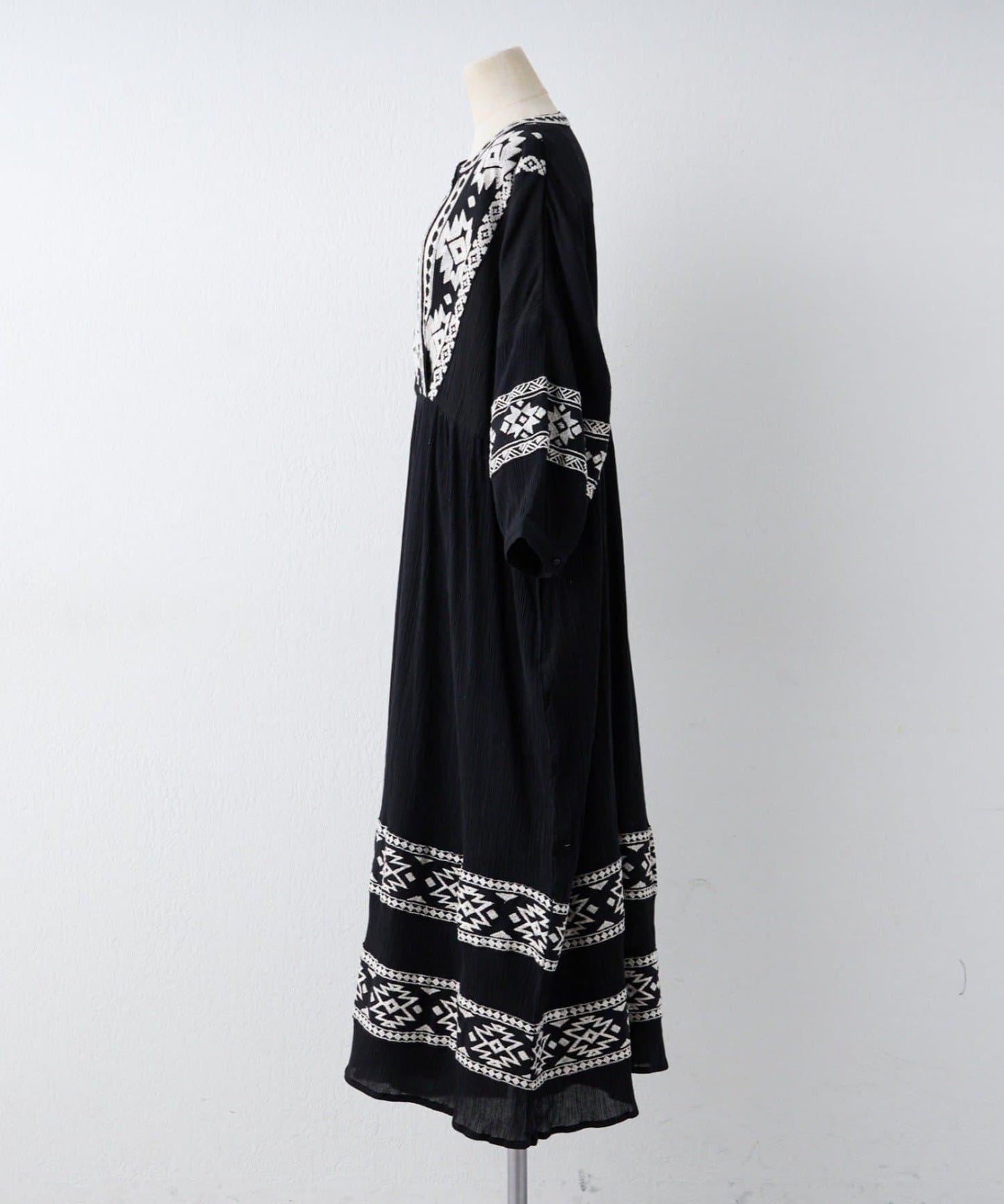 nane India Series 民族風刺繡楊柳連衣裙