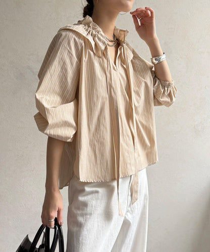 荷葉邊領 插肩設計 襯衫（網絡）