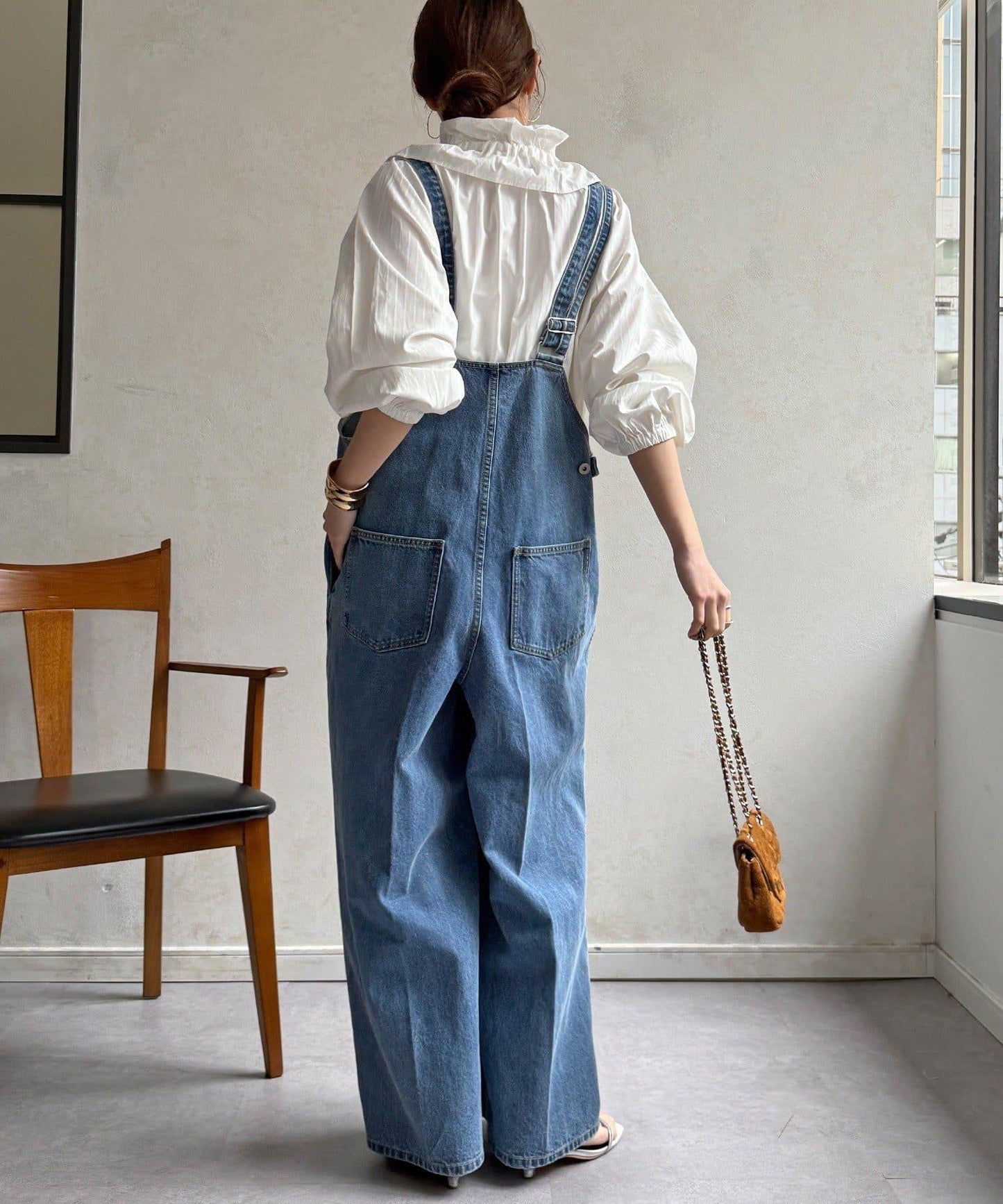 荷葉邊領 插肩設計 襯衫（網絡）