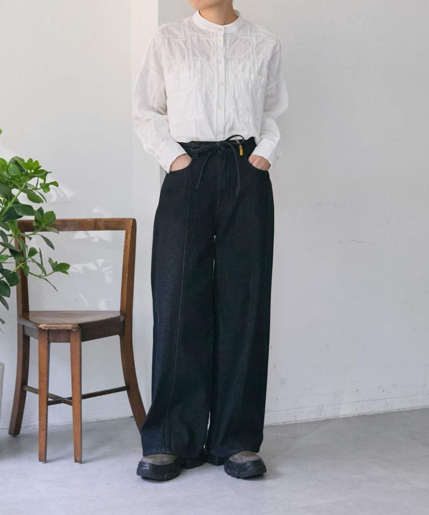 《バックウエストゴム/切替入り》口袋花刺繡 デニム 牛仔褲【SUM1 STYLE(スミスタイル)】