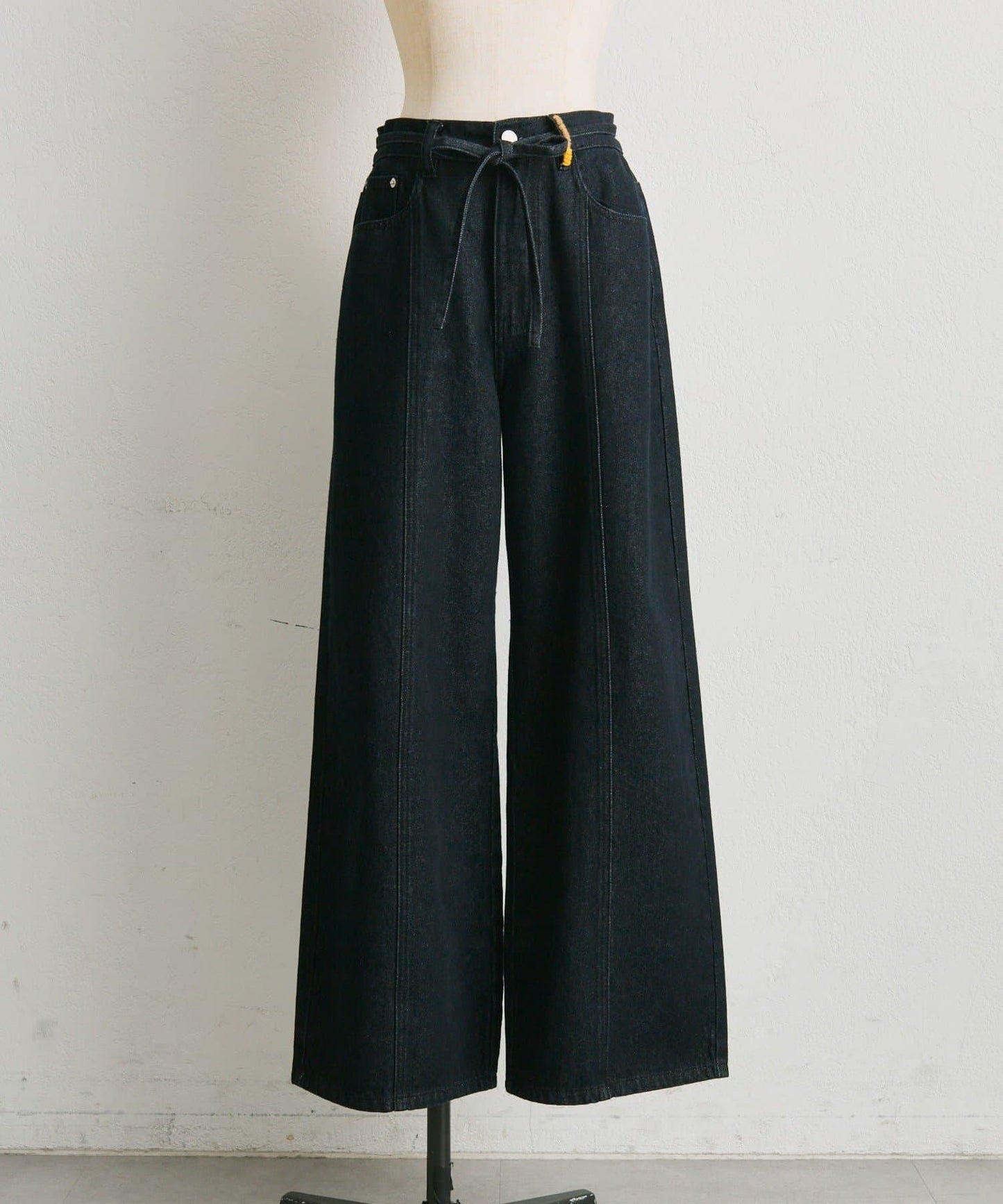 《バックウエストゴム/切替入り》口袋花刺繡 デニム 牛仔褲【SUM1 STYLE(スミスタイル)】