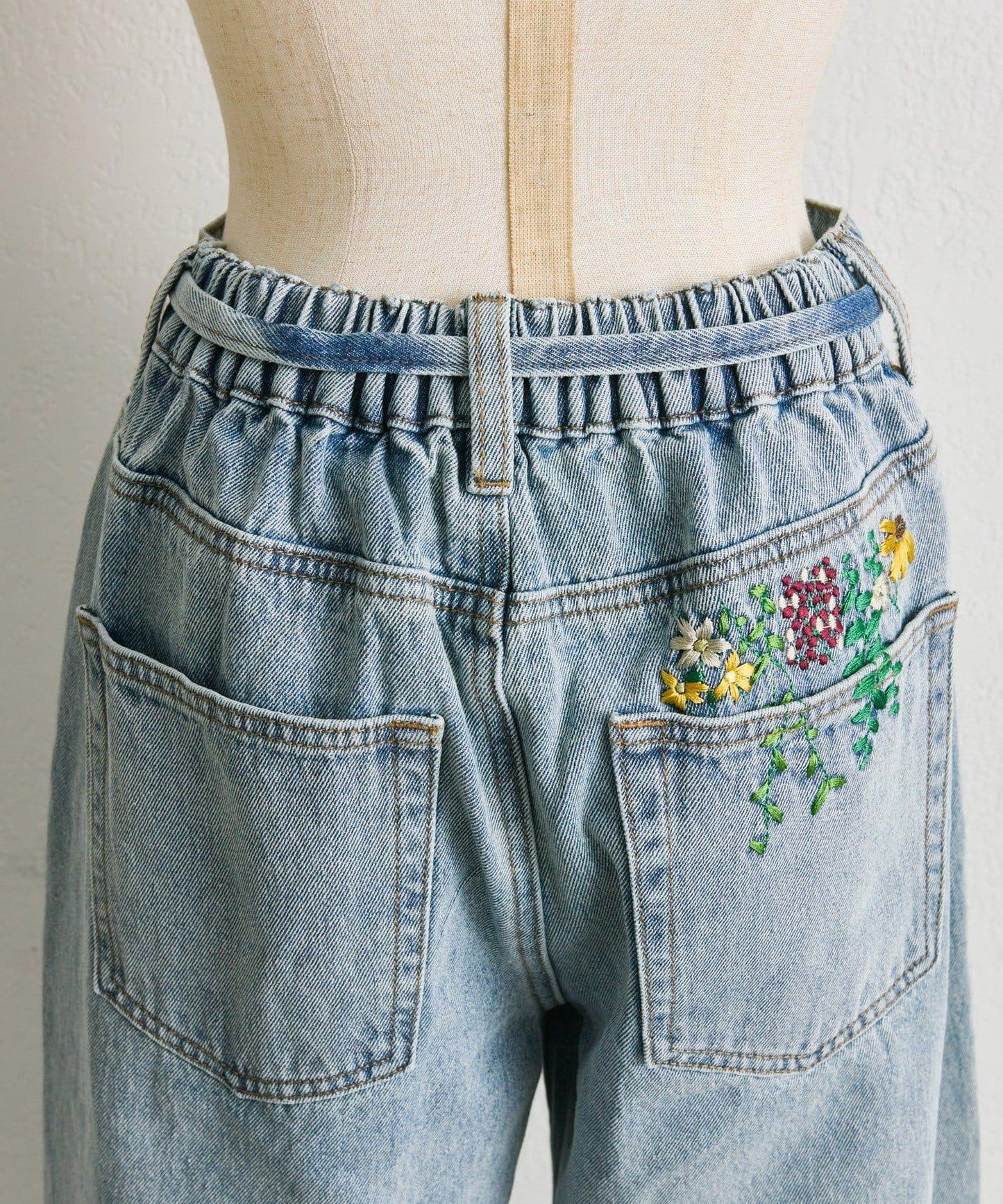 《バックウエストゴム/切替入り》口袋花刺繡 デニム 牛仔褲【SUM1 STYLE(スミスタイル)】