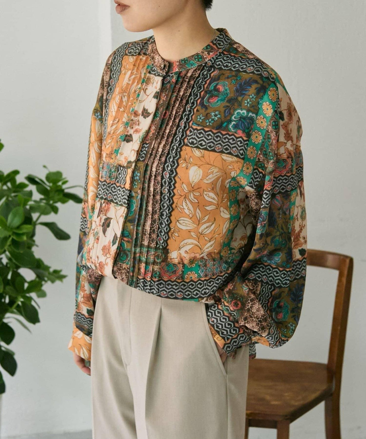 春季適用亮麗風格 花卉印花 壓褶 襯衫