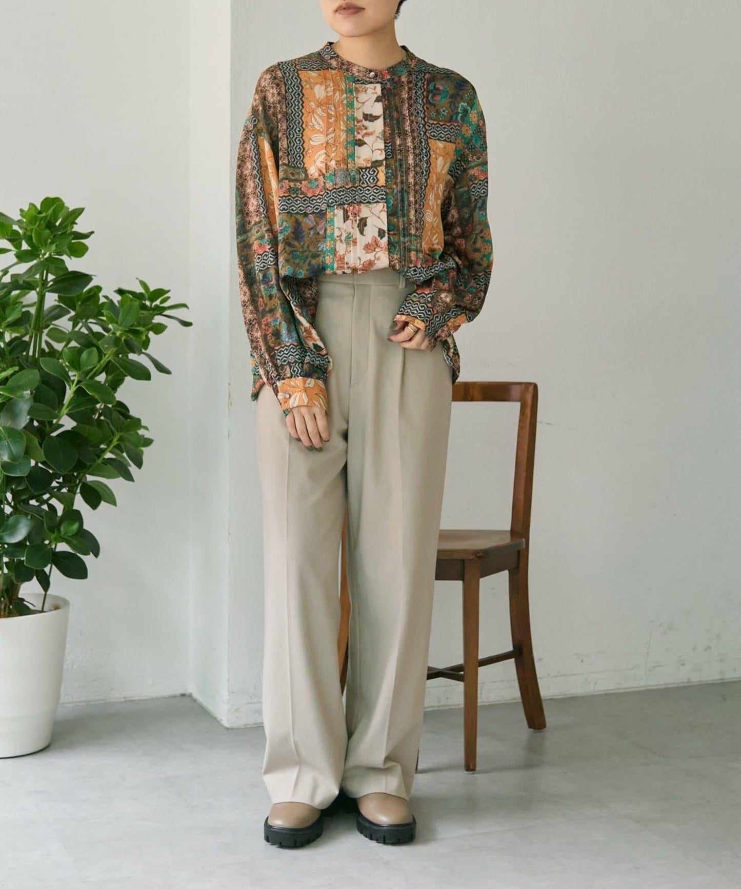 春季適用亮麗風格 花卉印花 壓褶 襯衫