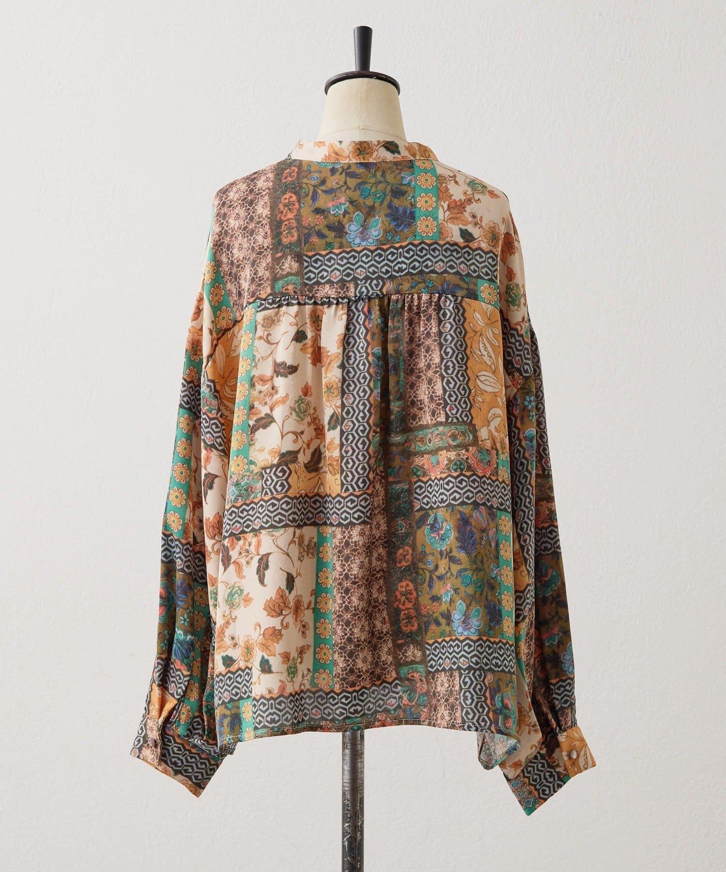 春季適用亮麗風格 花卉印花 壓褶 襯衫