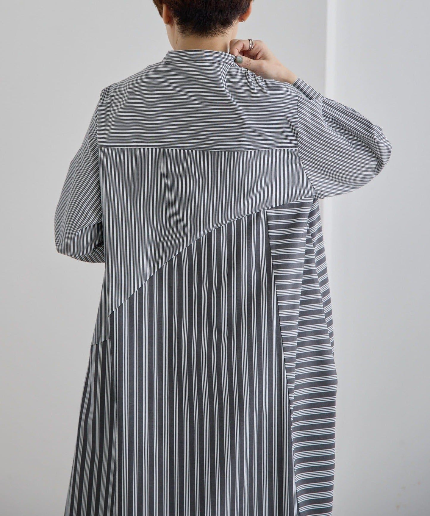 SUM1 STYLE 條紋襯衫連衣裙