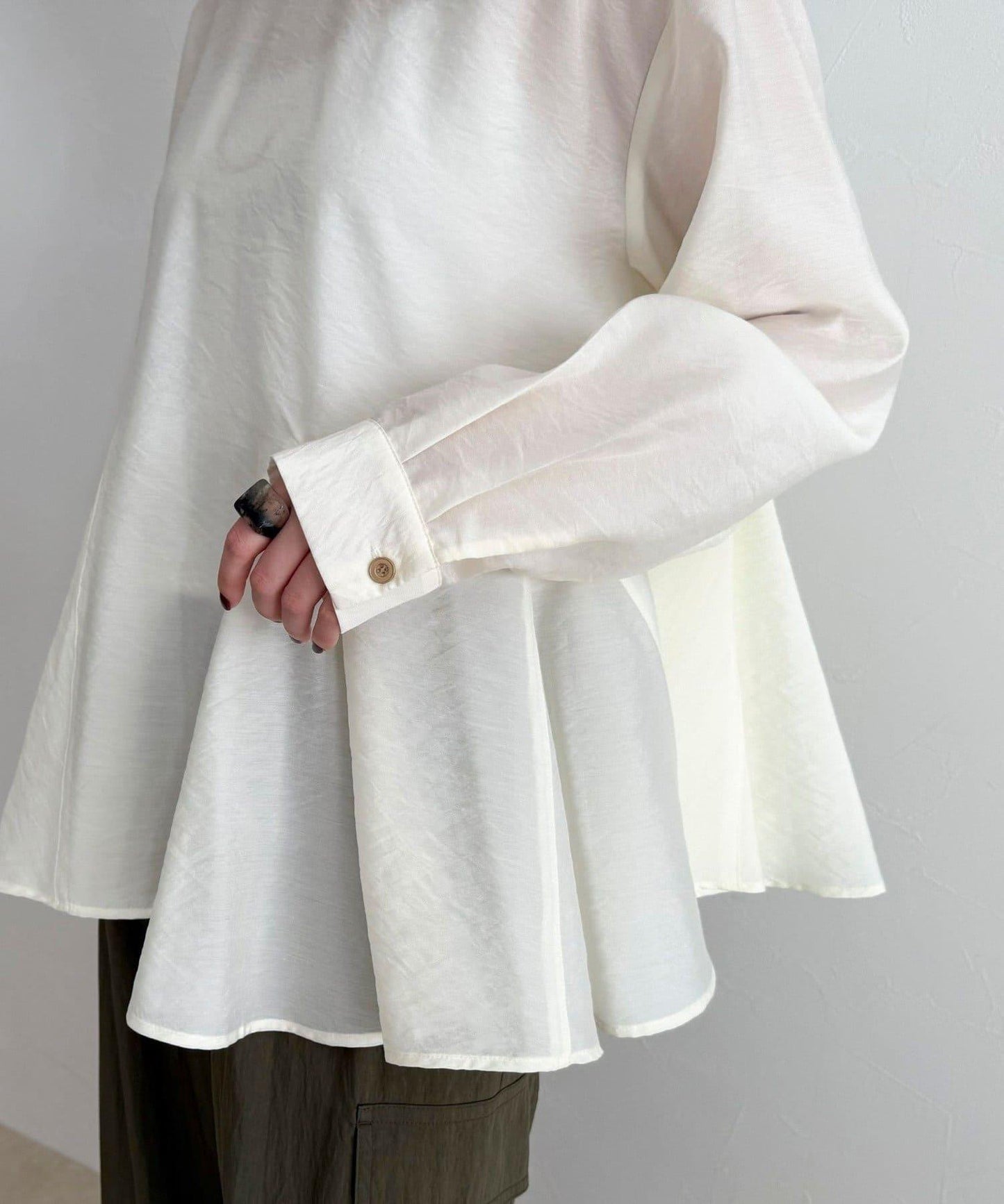 薄紗蓬鬆廓形荷葉擺襯衫