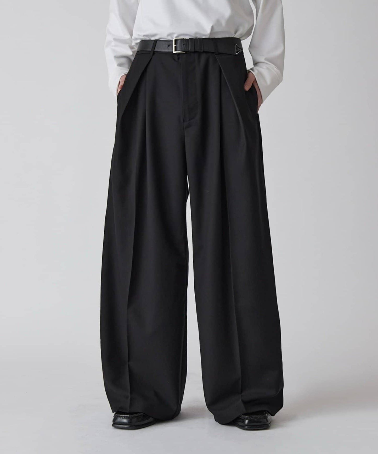 Neucon 交叉褶中線壓褶 闊腿西裝褲（可成套搭配）