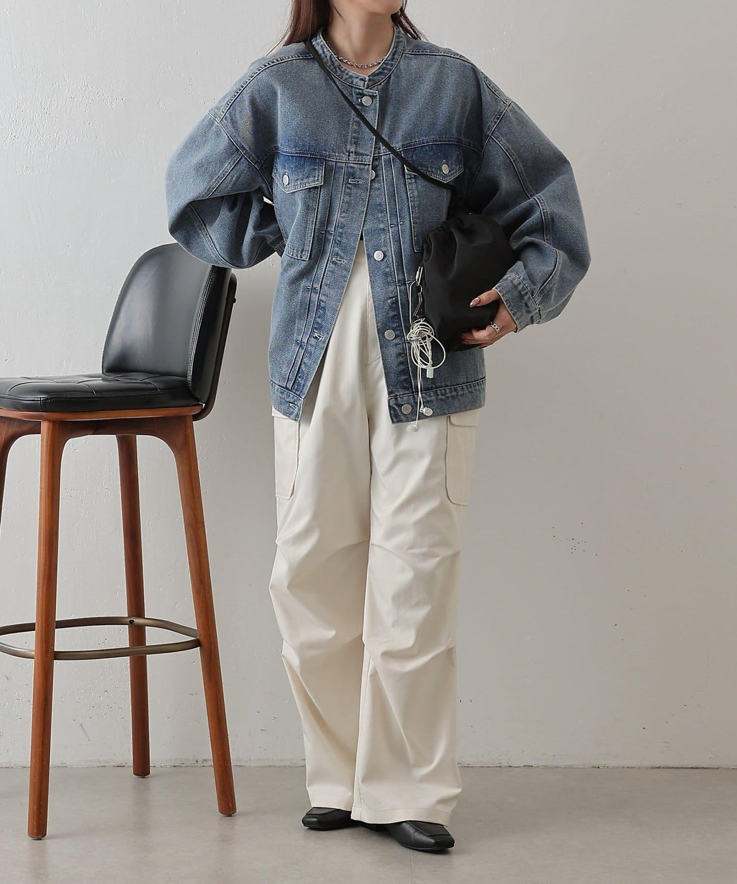 防潑水三用設計＋可調節肩帶＋輕量材質＋多功能肩帶包