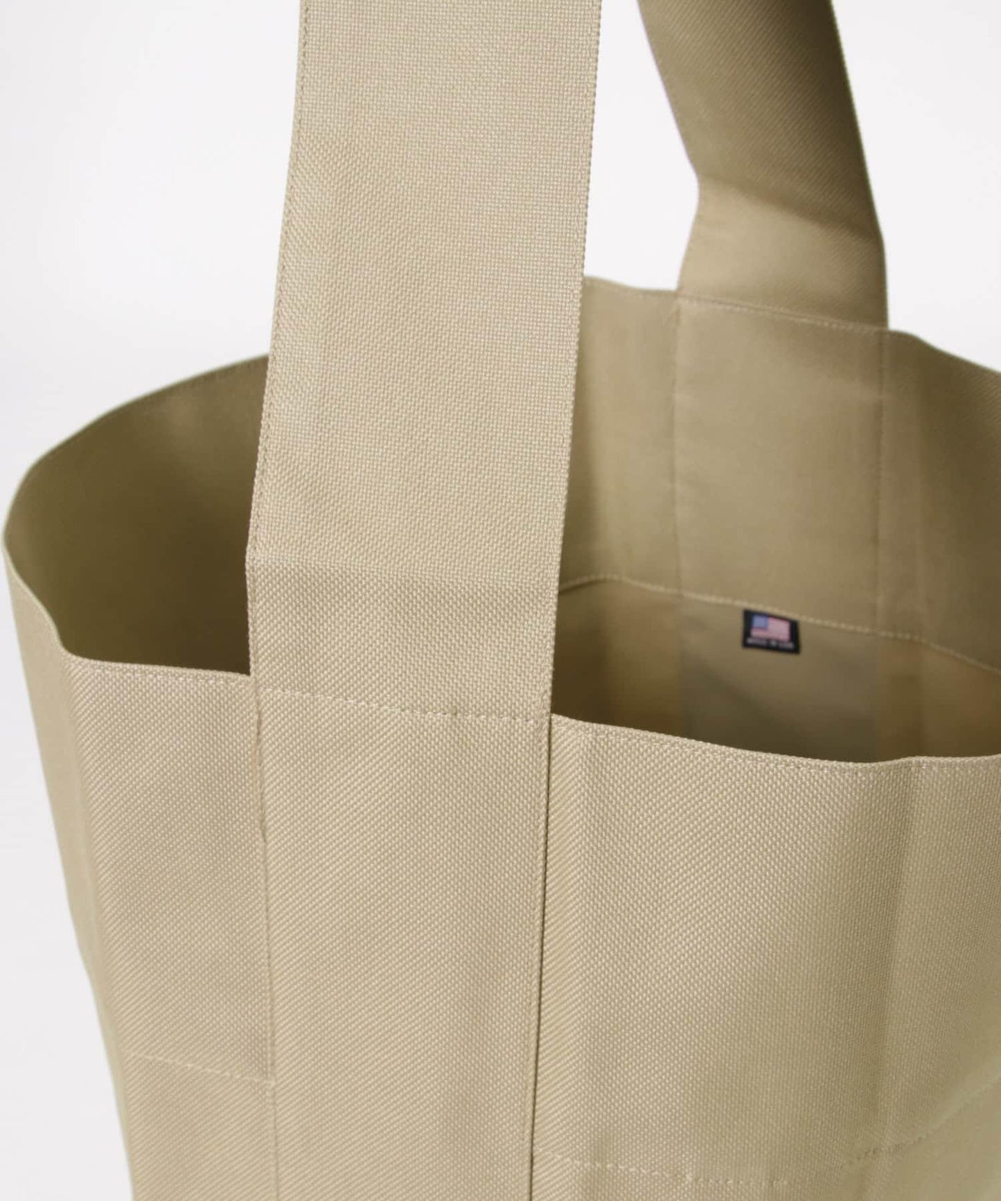 Kaan BUCKET TOTE WP 托特包