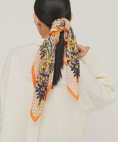 復古花卉圖案絲巾