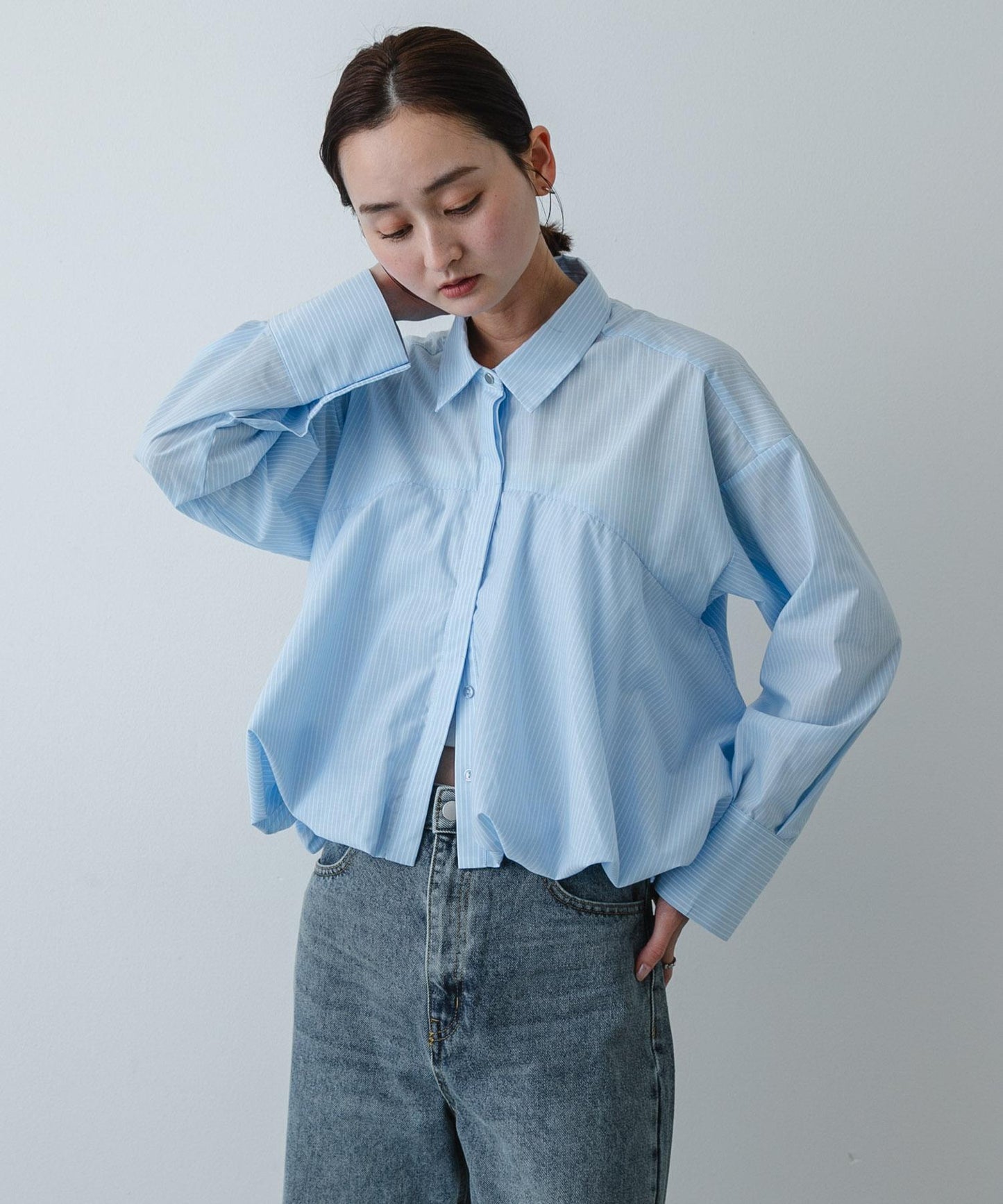 易打理蓬鬆廓形銀色紐扣襯衫