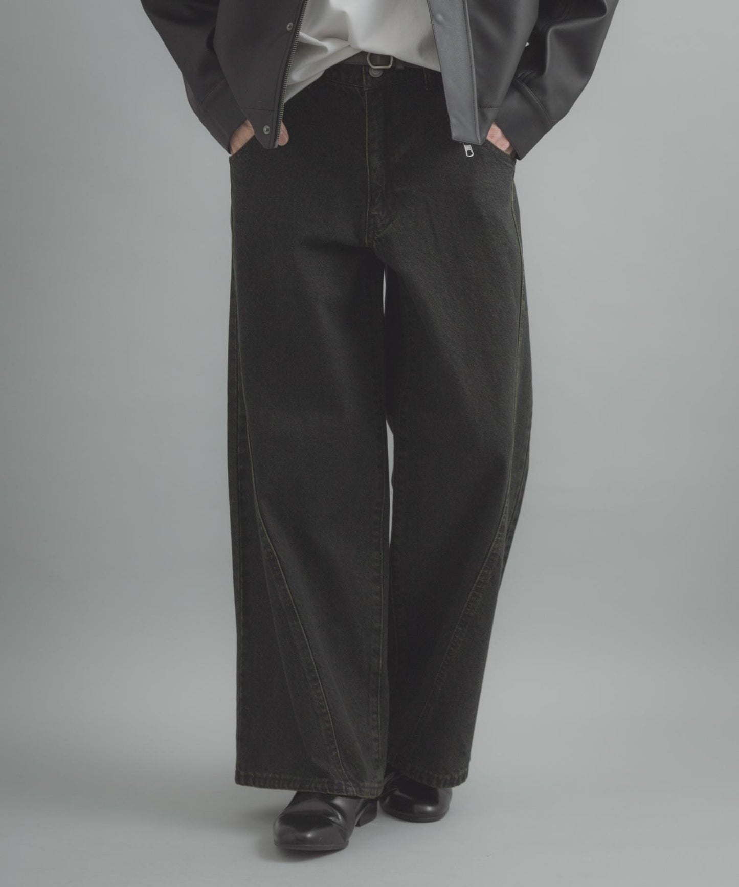 水洗做舊寬鬆闊腿牛仔褲