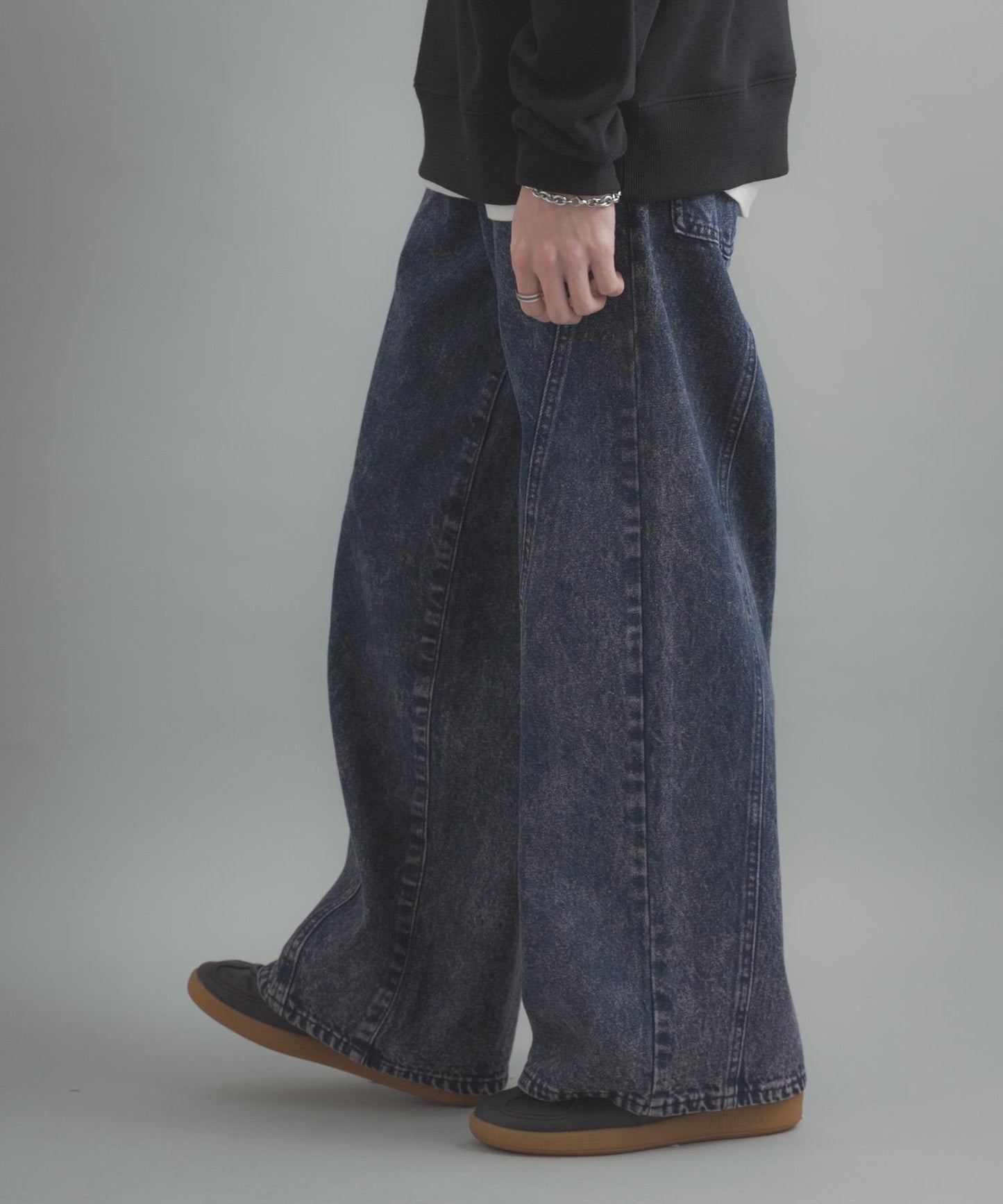 水洗做舊寬鬆闊腿牛仔褲