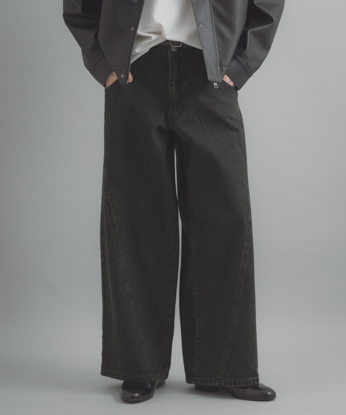 水洗做舊寬鬆闊腿牛仔褲