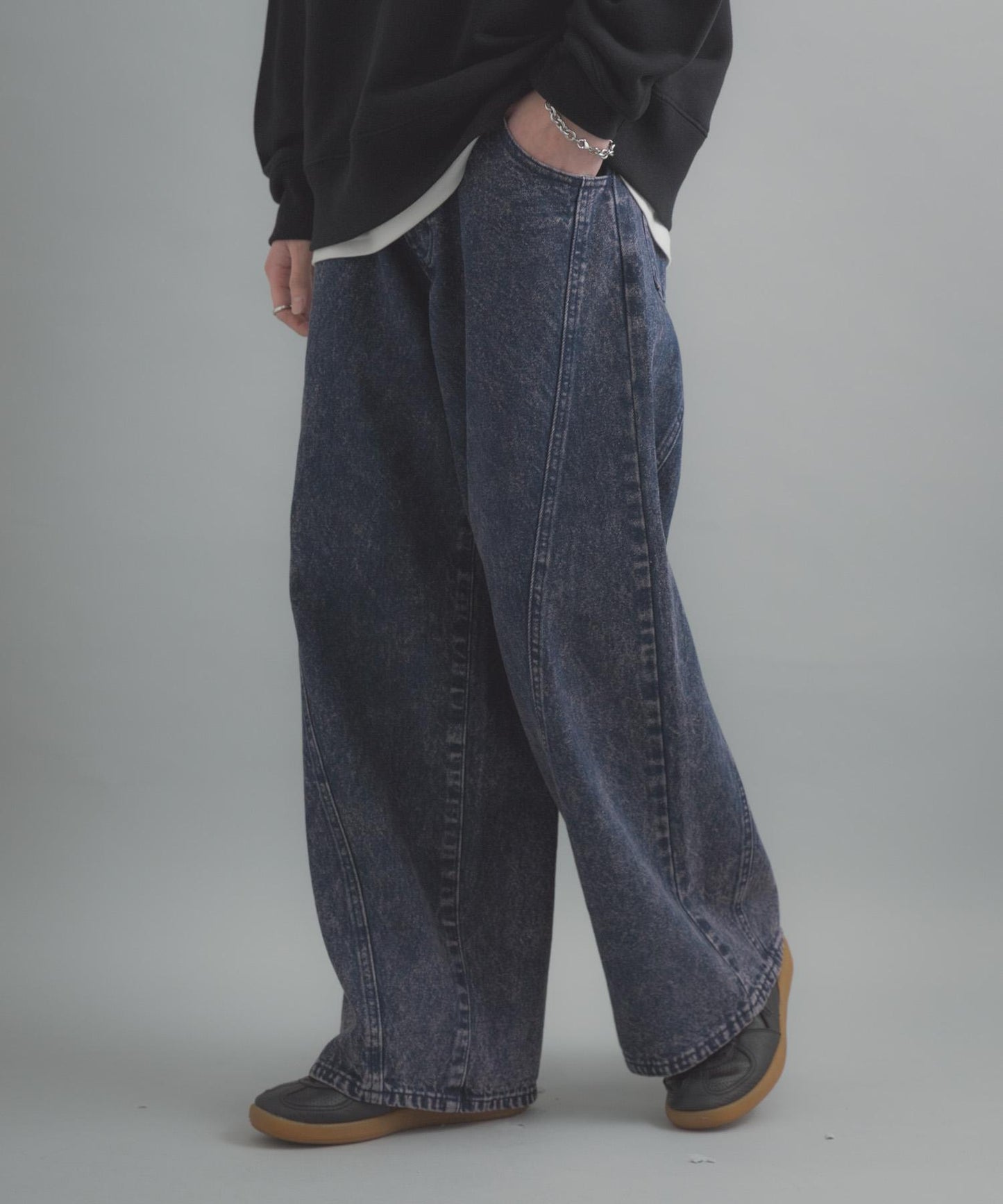 水洗做舊寬鬆闊腿牛仔褲