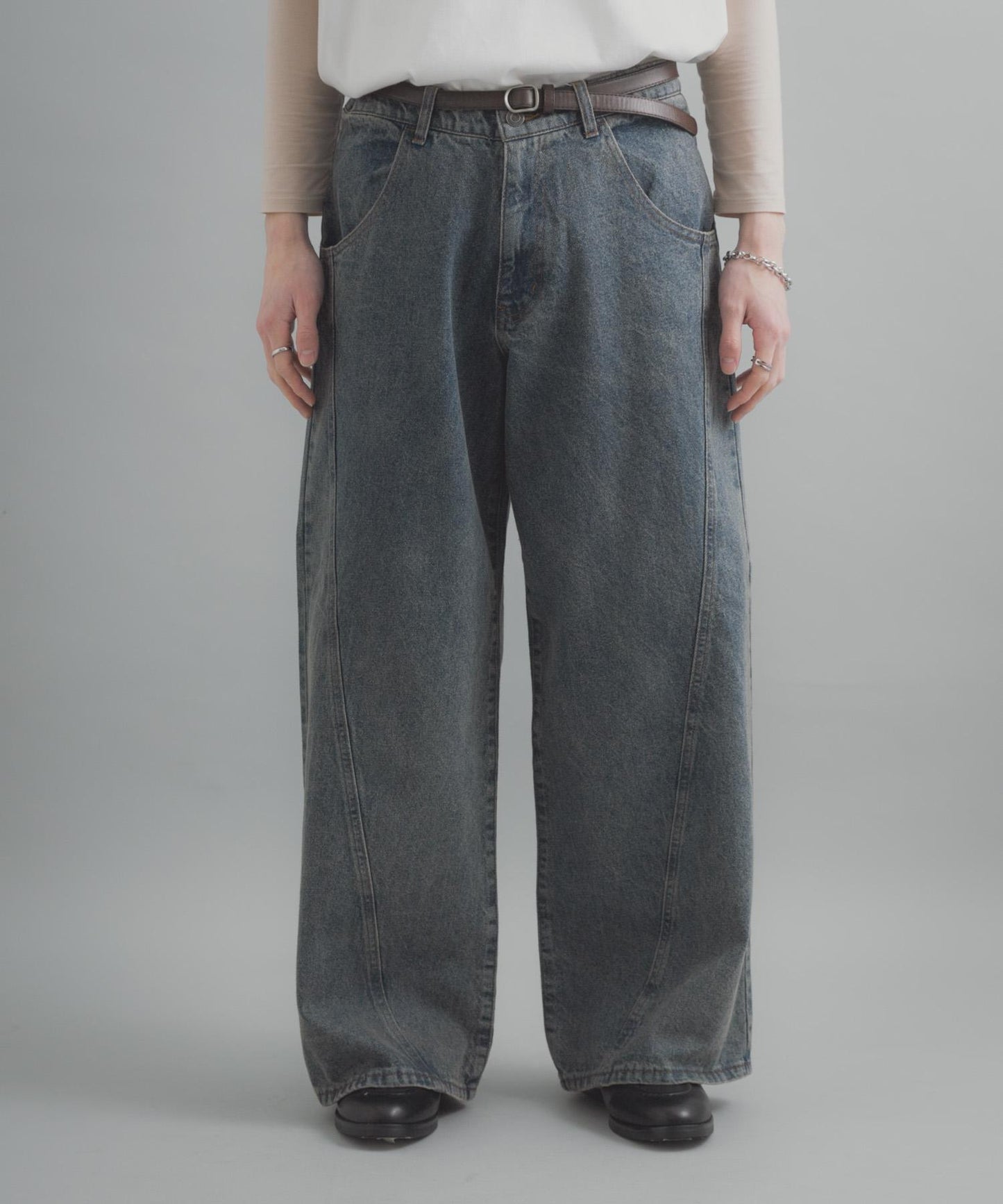 水洗做舊寬鬆闊腿牛仔褲