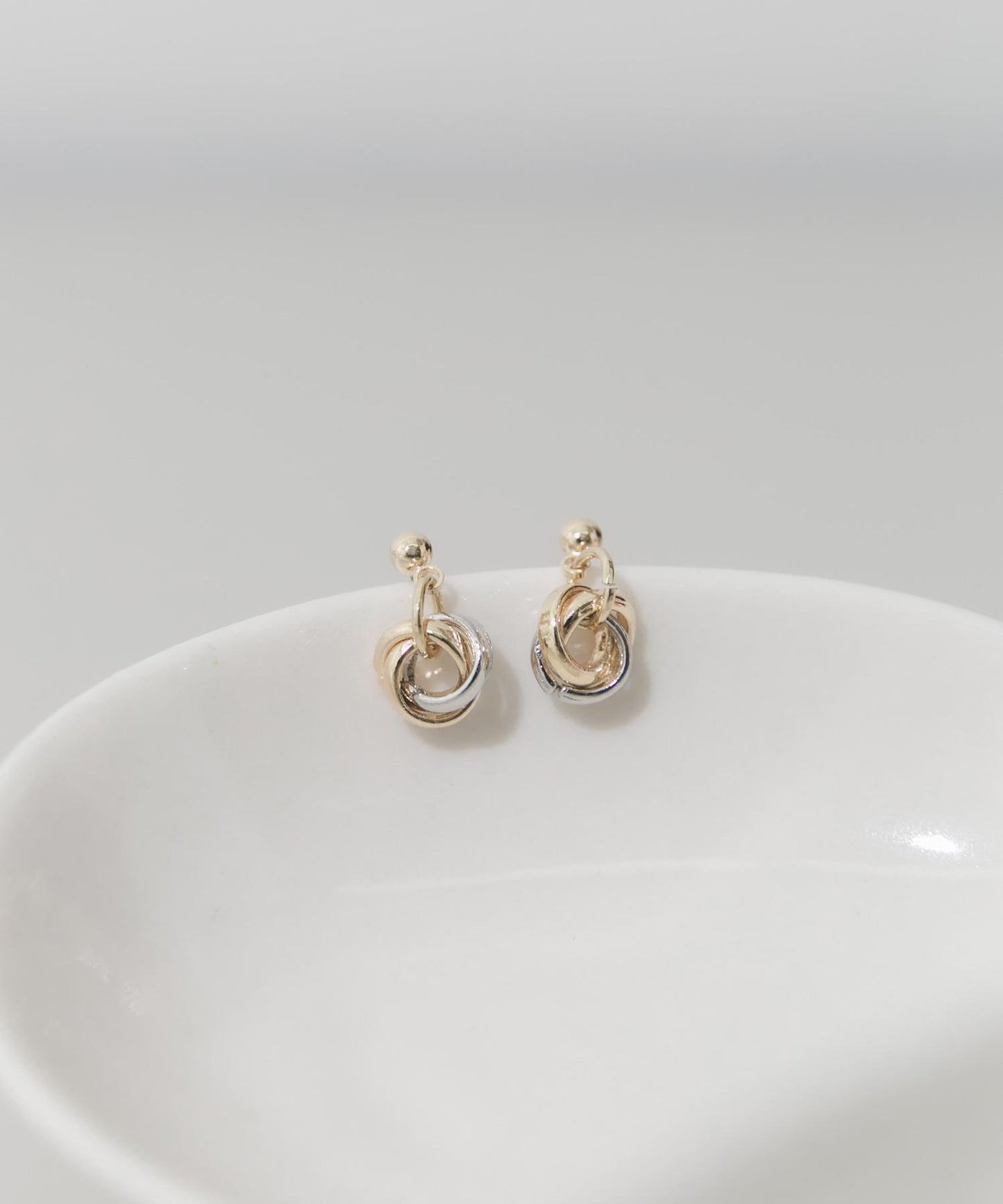 疊層圓環小巧耳環