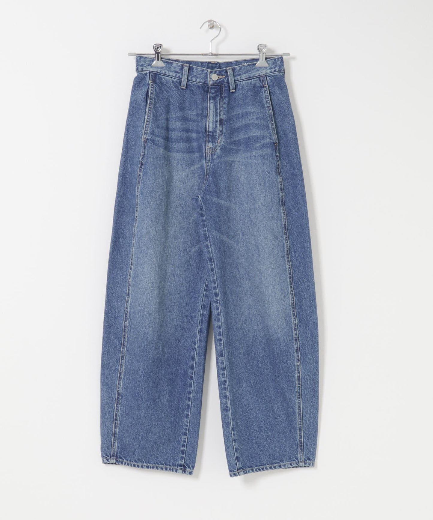 接縫設計 彎刀版型 牛仔褲