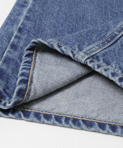 接縫設計 彎刀版型 牛仔褲