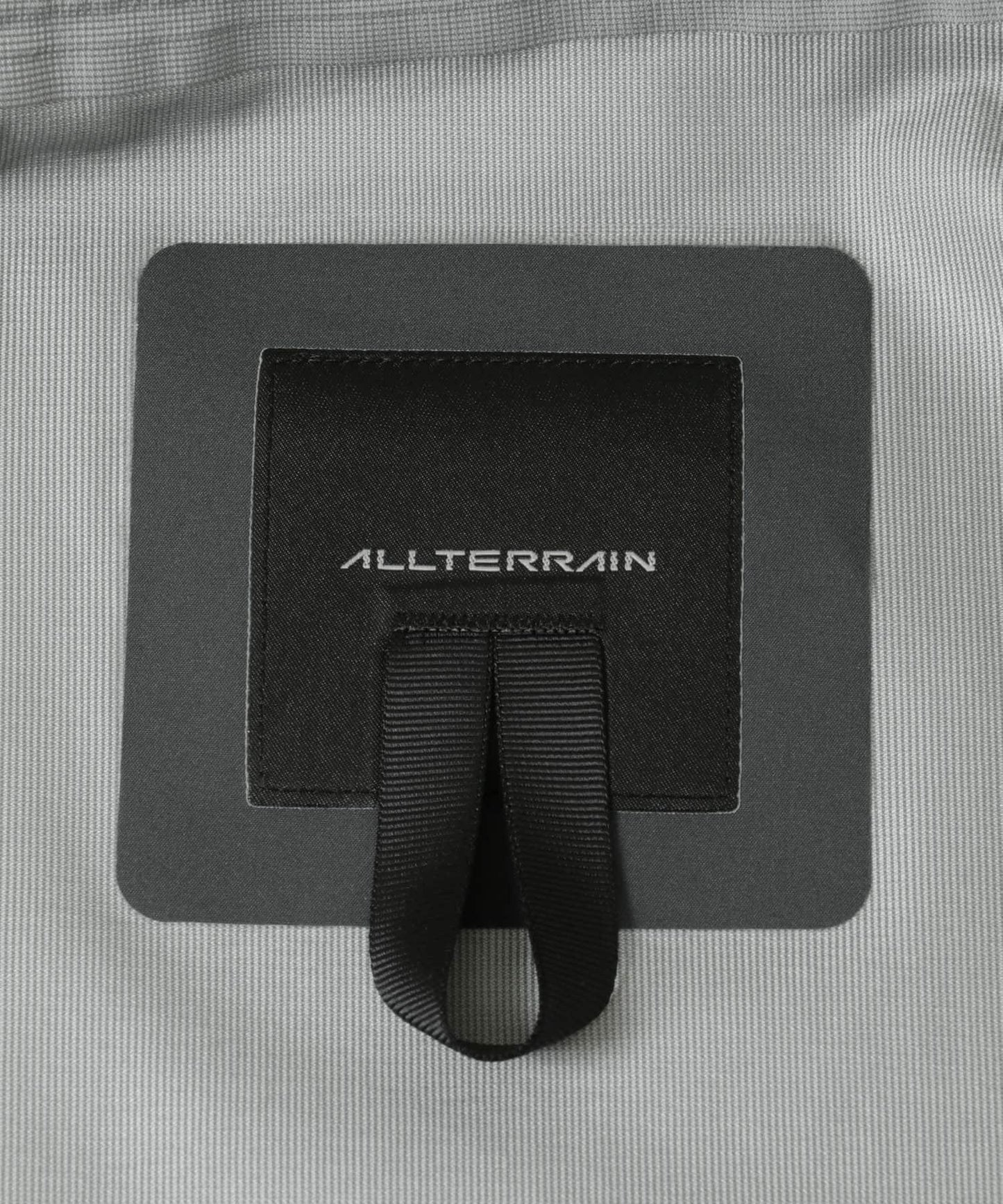 聯名 DESCENTE ALLTERRAIN×URBAN RESEARCH CREAS 單品