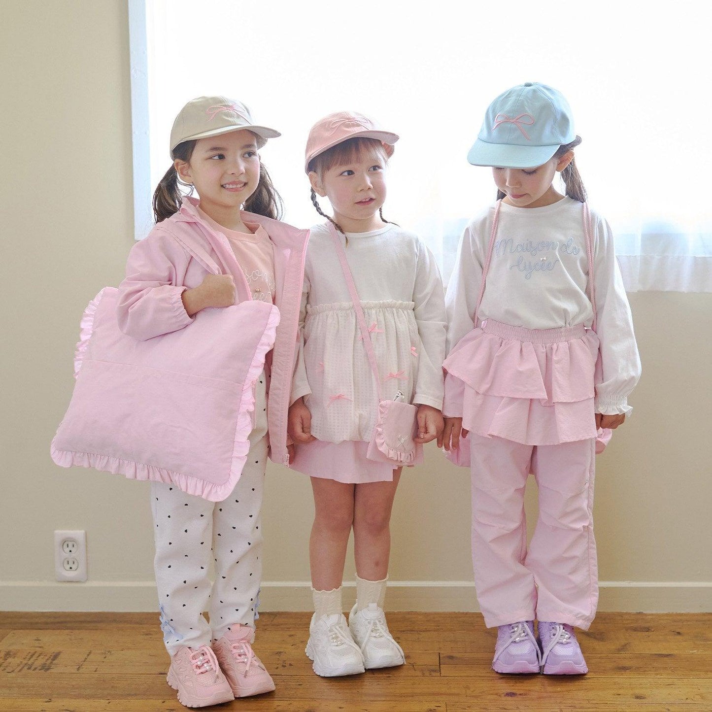 リボン刺しゅうキャップ