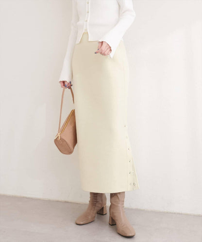 サイド釦スリットタイトニットスカート