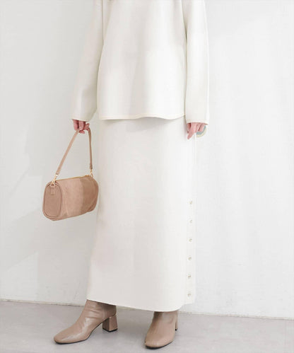 サイド釦スリットタイトニットスカート