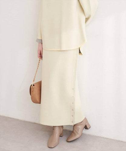 サイド釦スリットタイトニットスカート