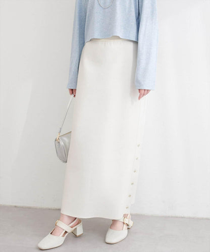 サイド釦スリットタイトニットスカート