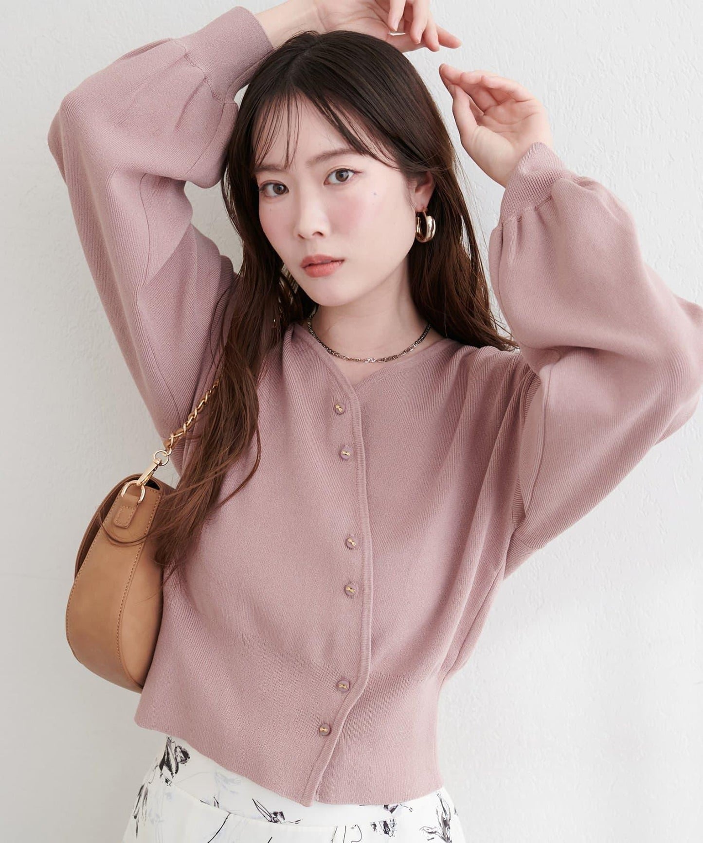 アシメデザイン釦カーデ