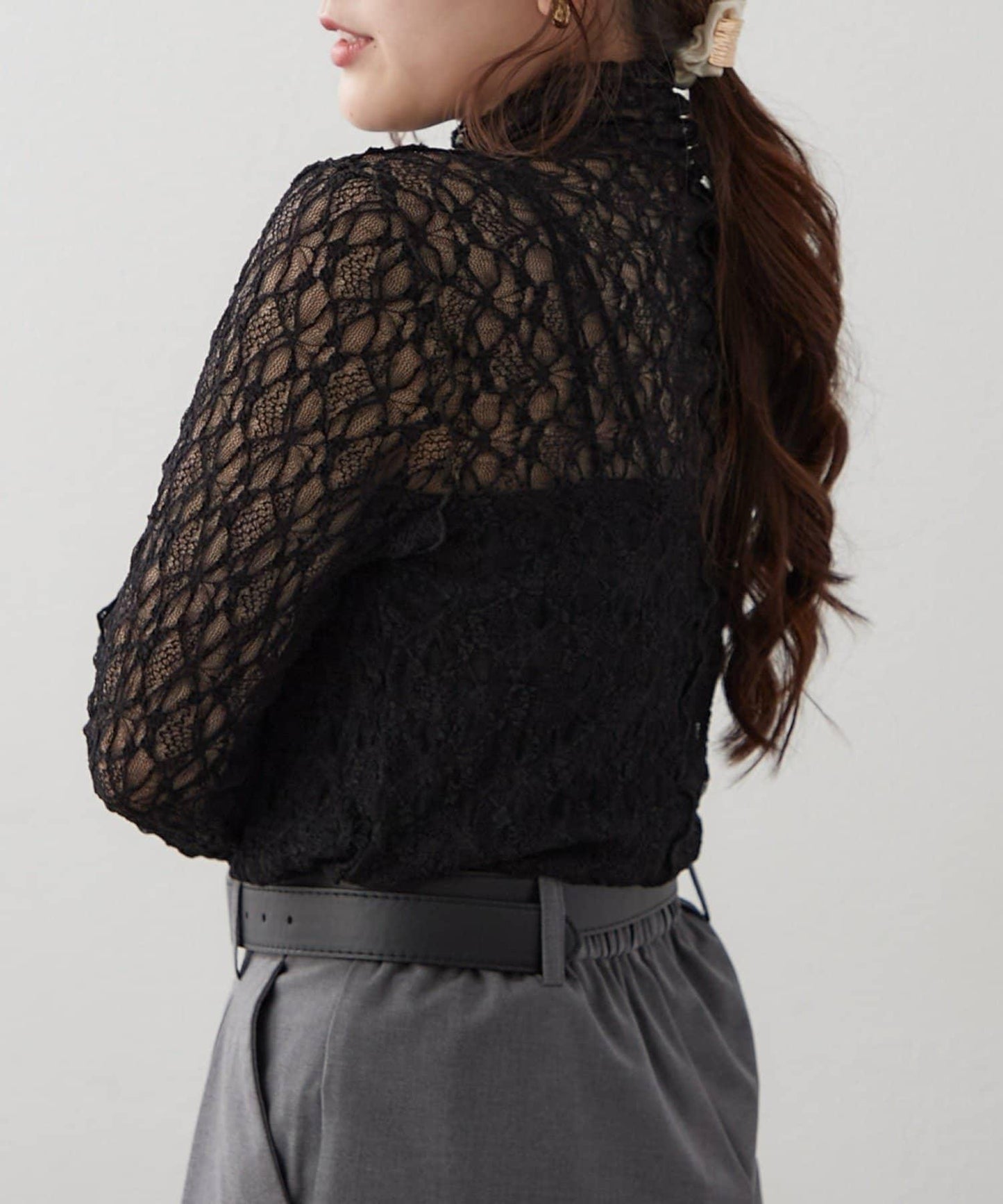 伸縮性バツグン!レースボトルネックプルオーバー