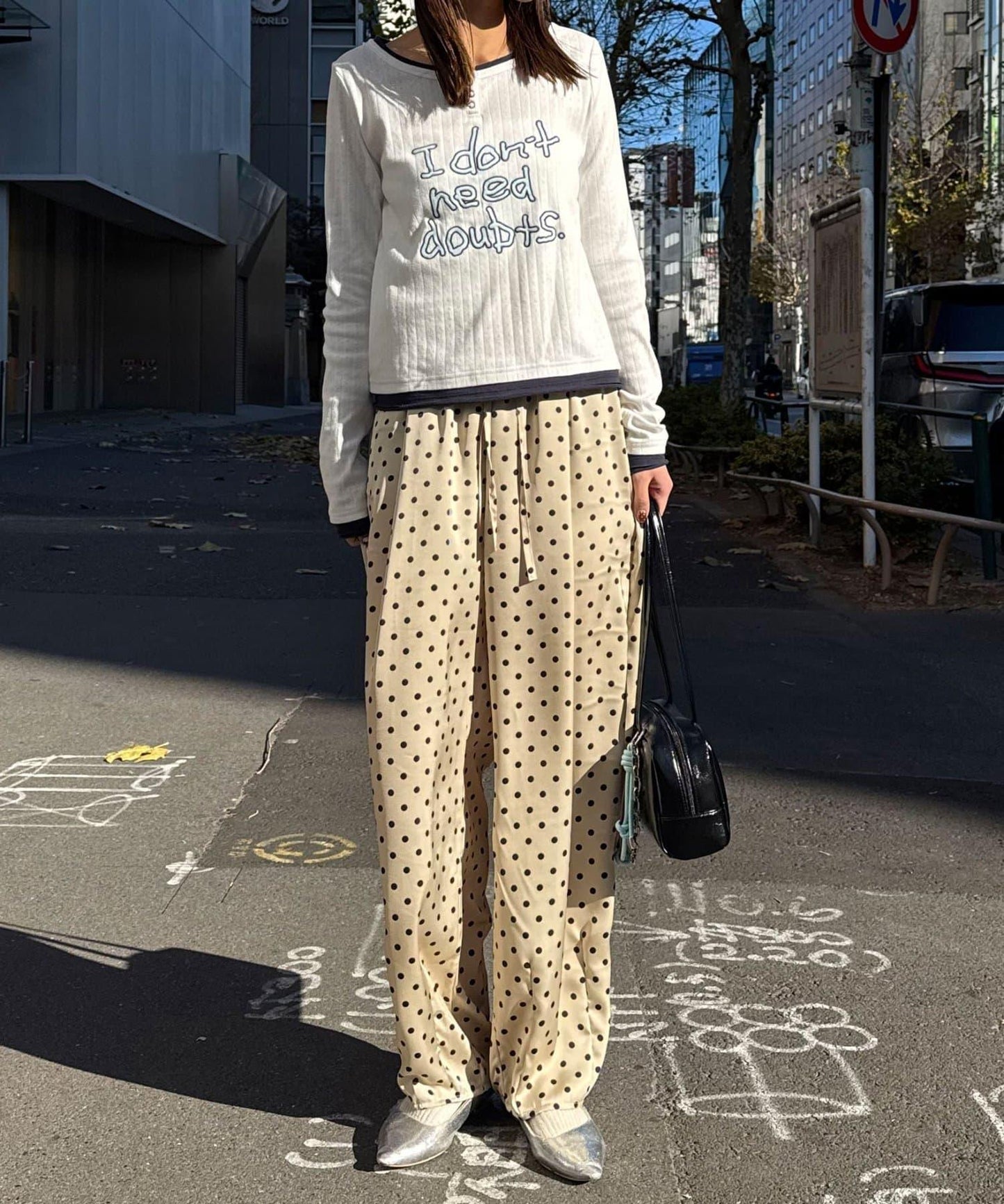 蕾絲口袋 弧形版型 圓點緞面 褲子