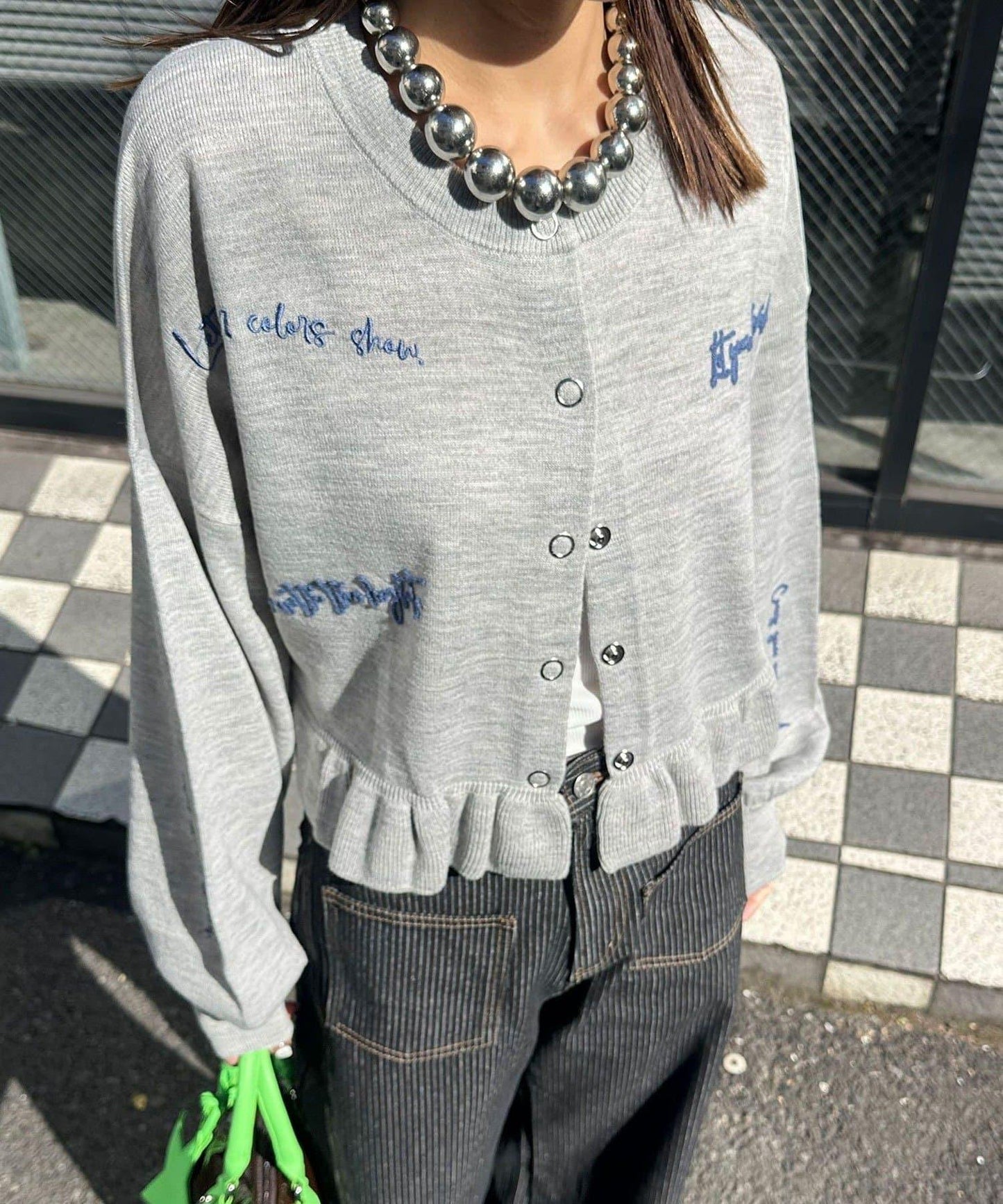メッセージ刺繡ロゴフリルニットカーディガン