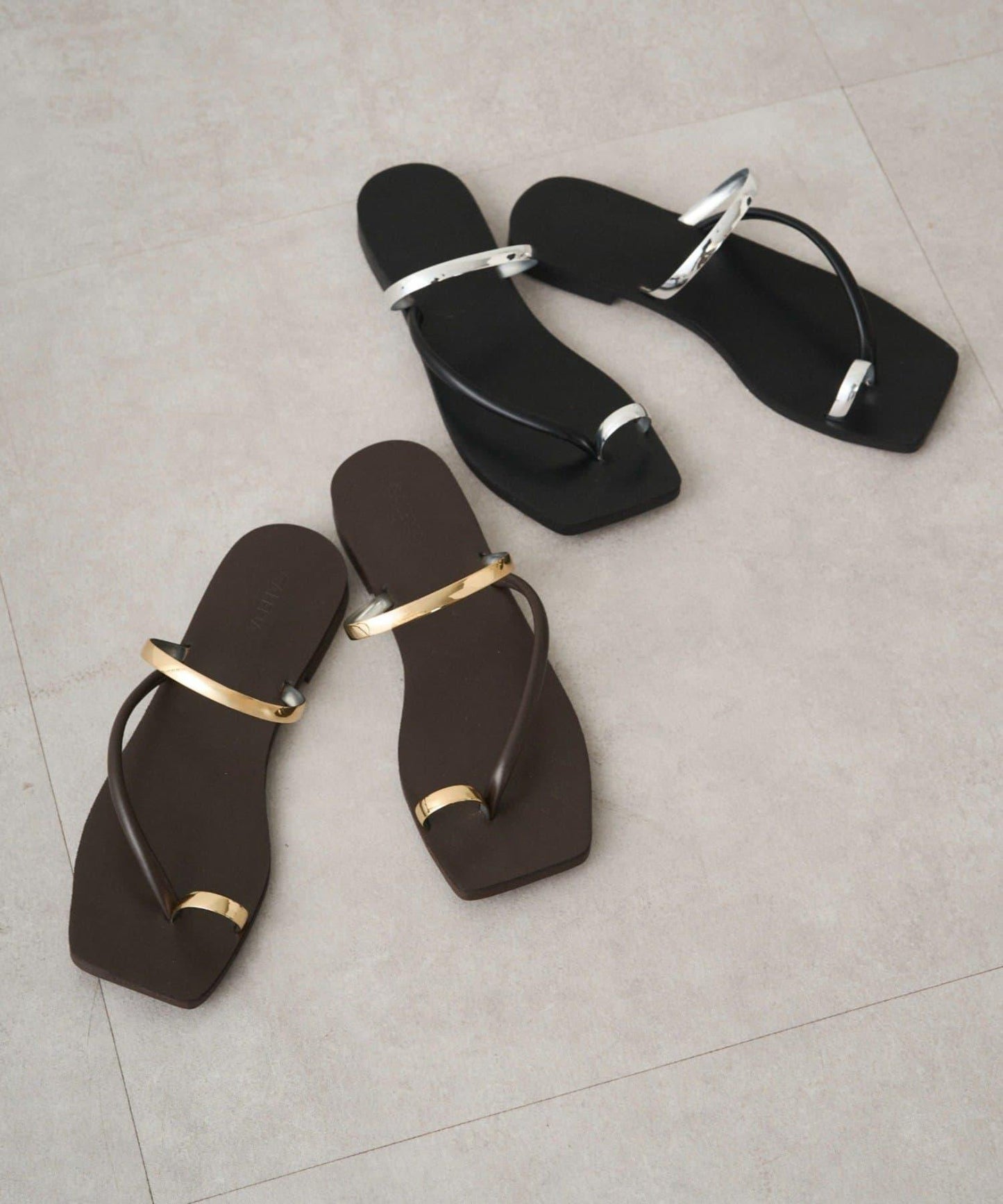 GALENA 金屬線條平底涼鞋
