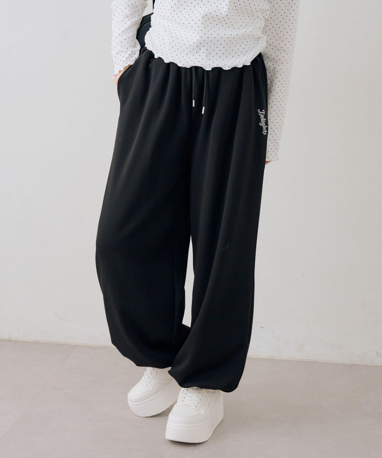 【set upで楽しめる】ロゴキラリダンボールスウェットパンツ