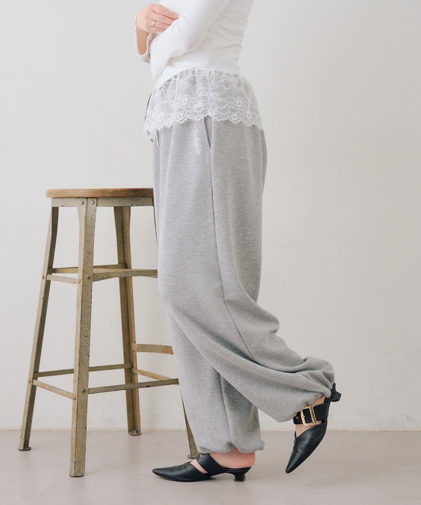 【set upで楽しめる】ロゴキラリダンボールスウェットパンツ