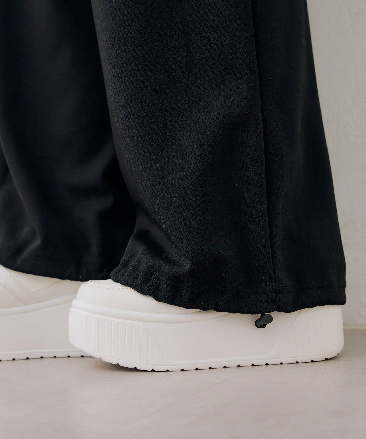 【set upで楽しめる】ロゴキラリダンボールスウェットパンツ