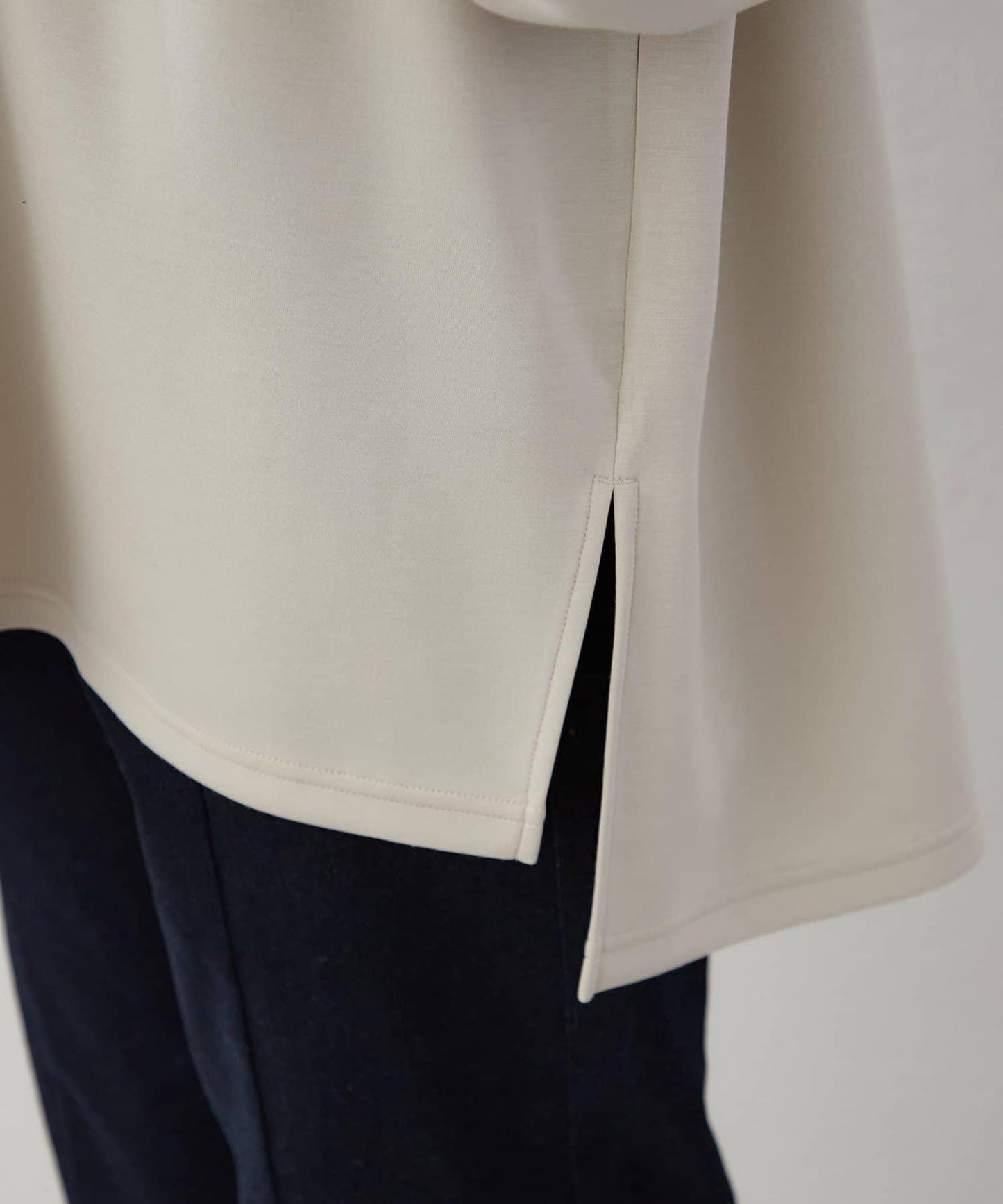 ネックレス刺繍2WAYプルオーバー