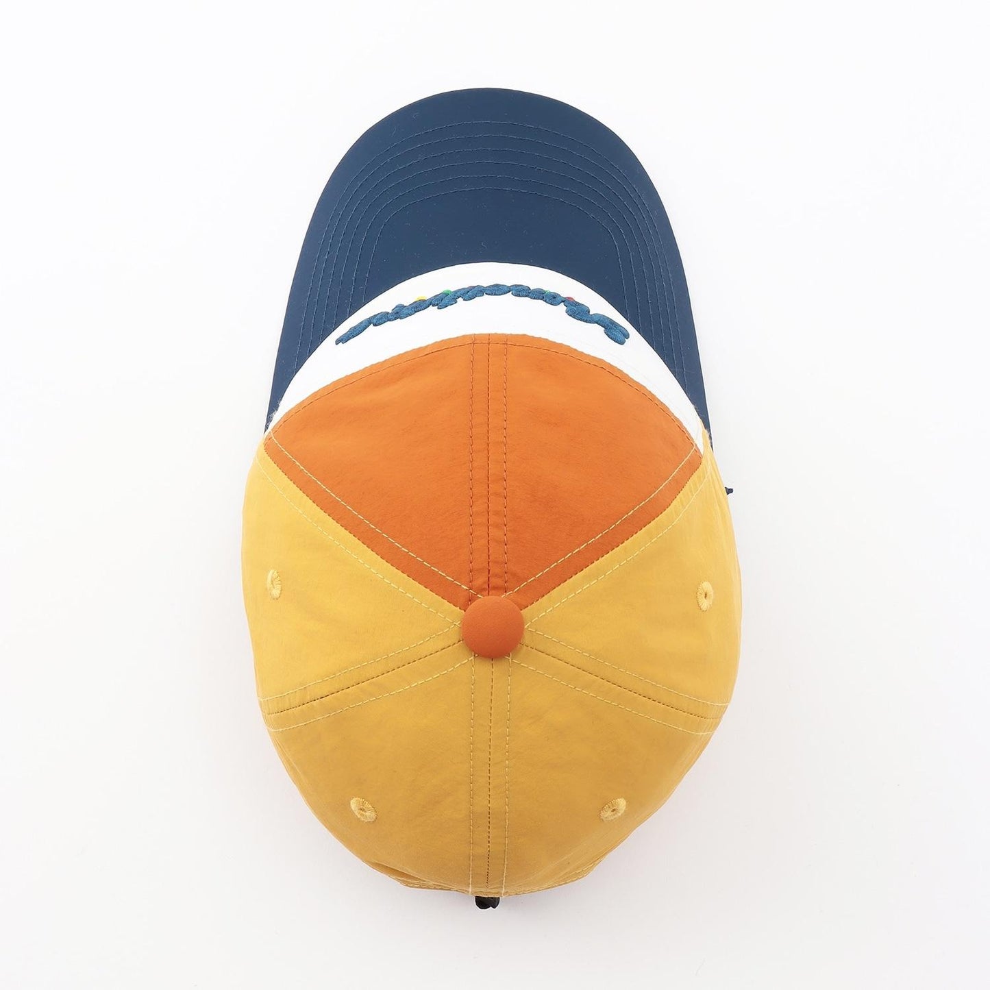 ロゴ刺しゅうキャップ