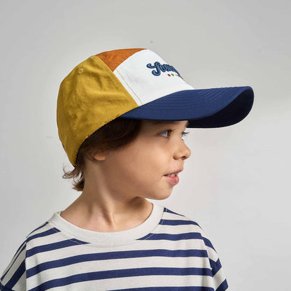 ロゴ刺しゅうキャップ