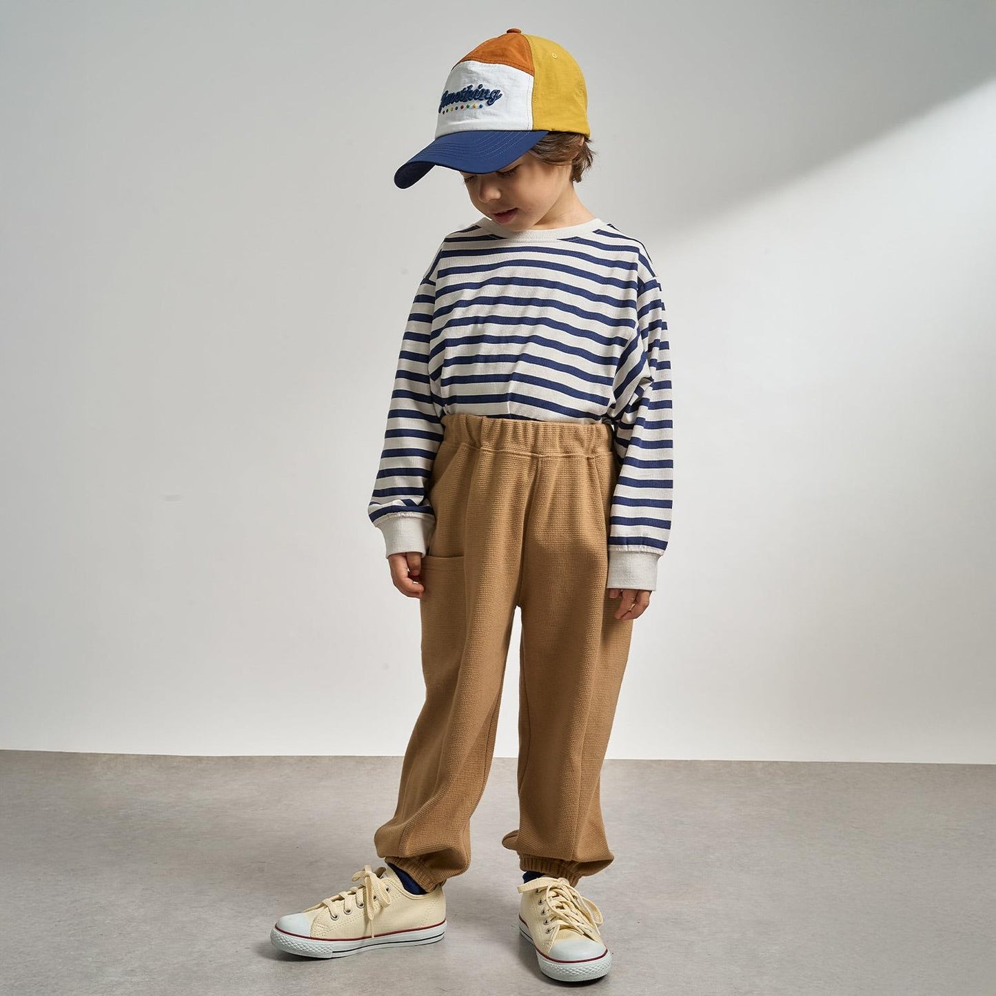 ロゴ刺しゅうキャップ