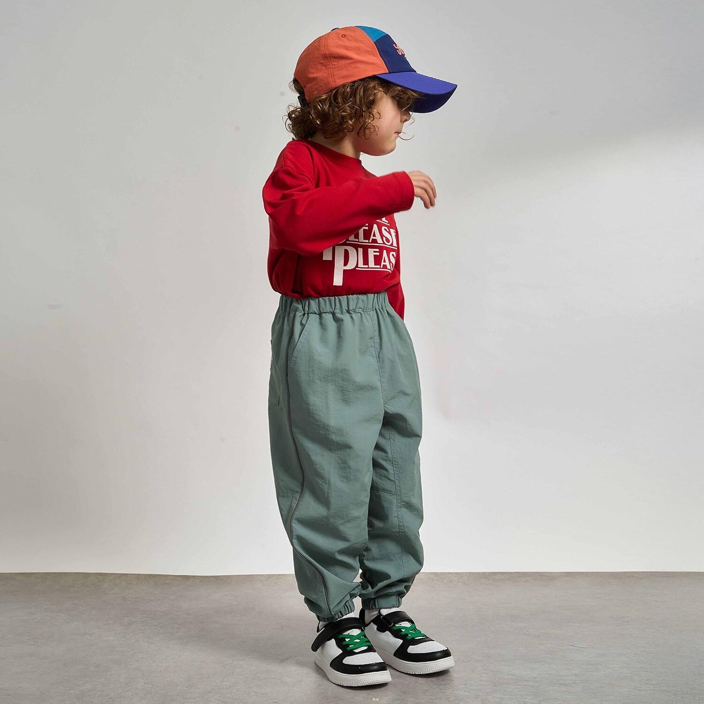 ロゴ刺しゅうキャップ